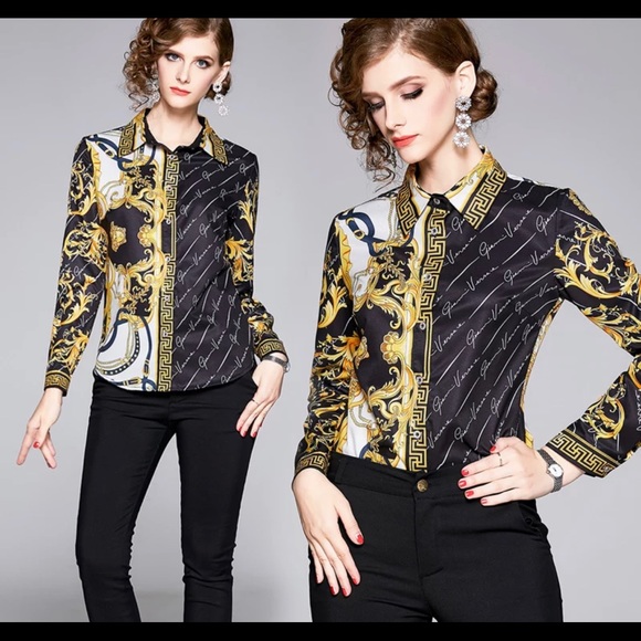 Gianni Print Silk Blouse
VERSACE & Leggings - Picture 10 of 13